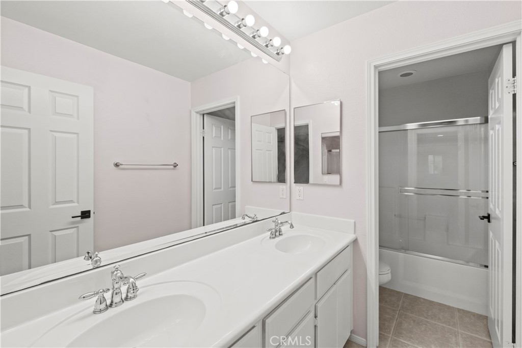 36033 Fresno Property Photo 33