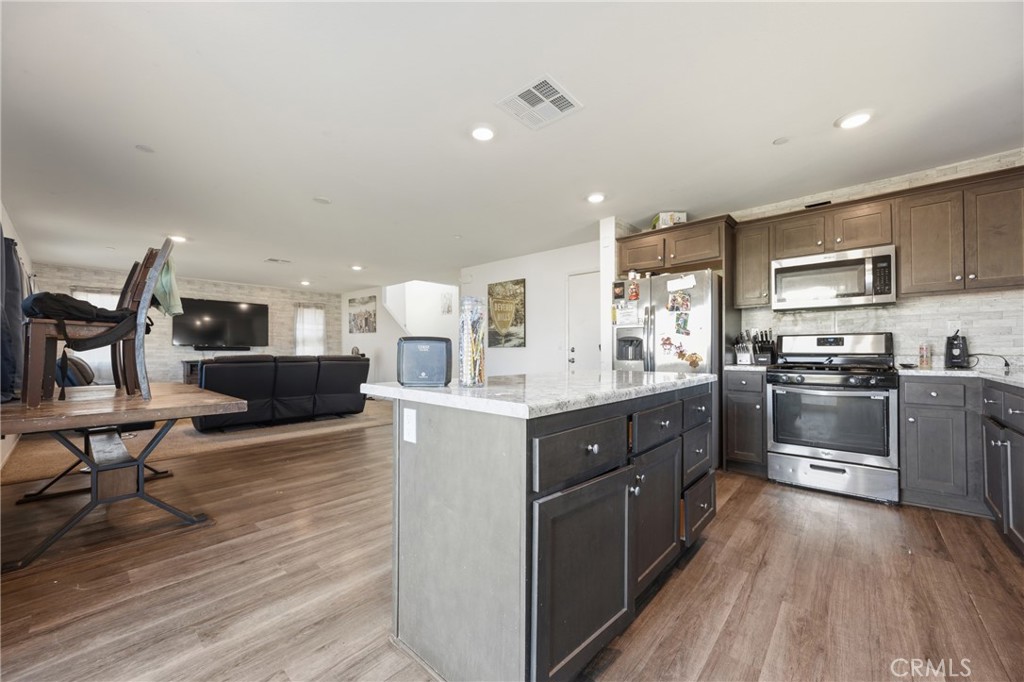 14133 Mustang Property Photo 14