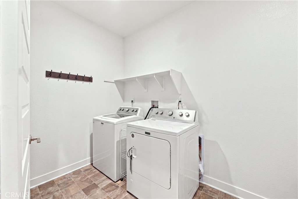 24954 Whispering Way Property Photo 33