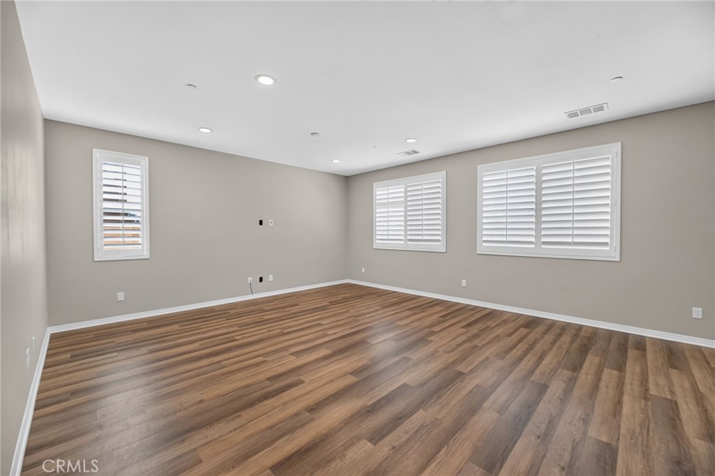 34136 Thistlewood Avenue Property Photo 12