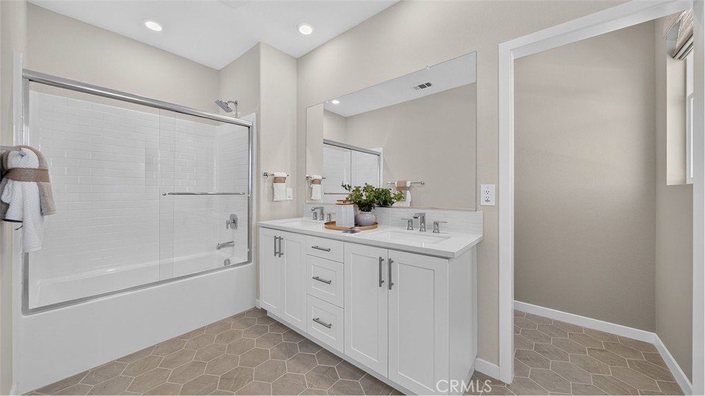 8348 Toyon Street Property Photo 15