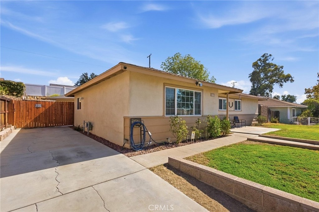 8476 Colorado Property Photo 2