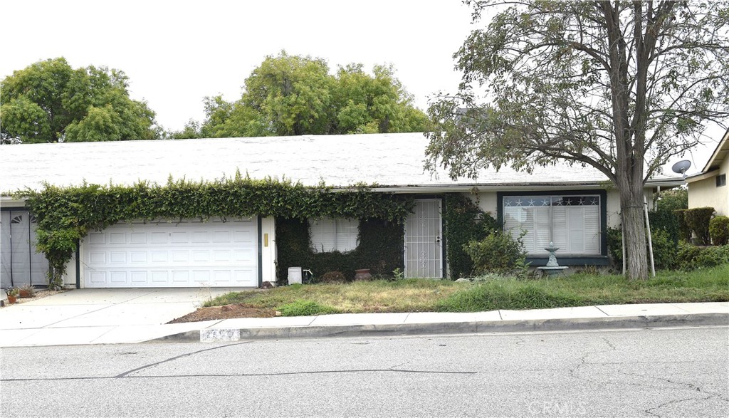 25871 Lancaster Drive Property Photo 1