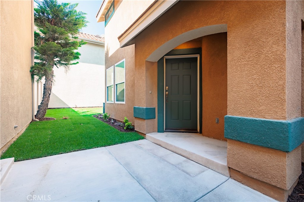 24438 Sunray Property Photo 4