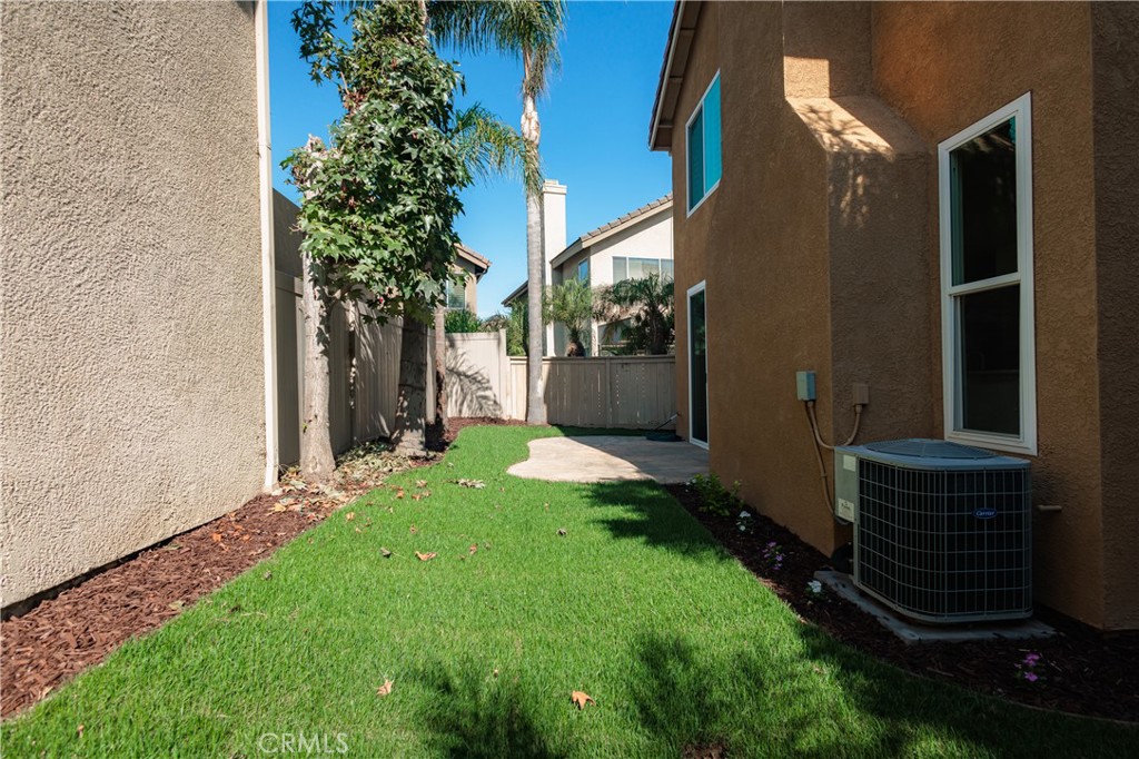 24438 Sunray Property Photo 6