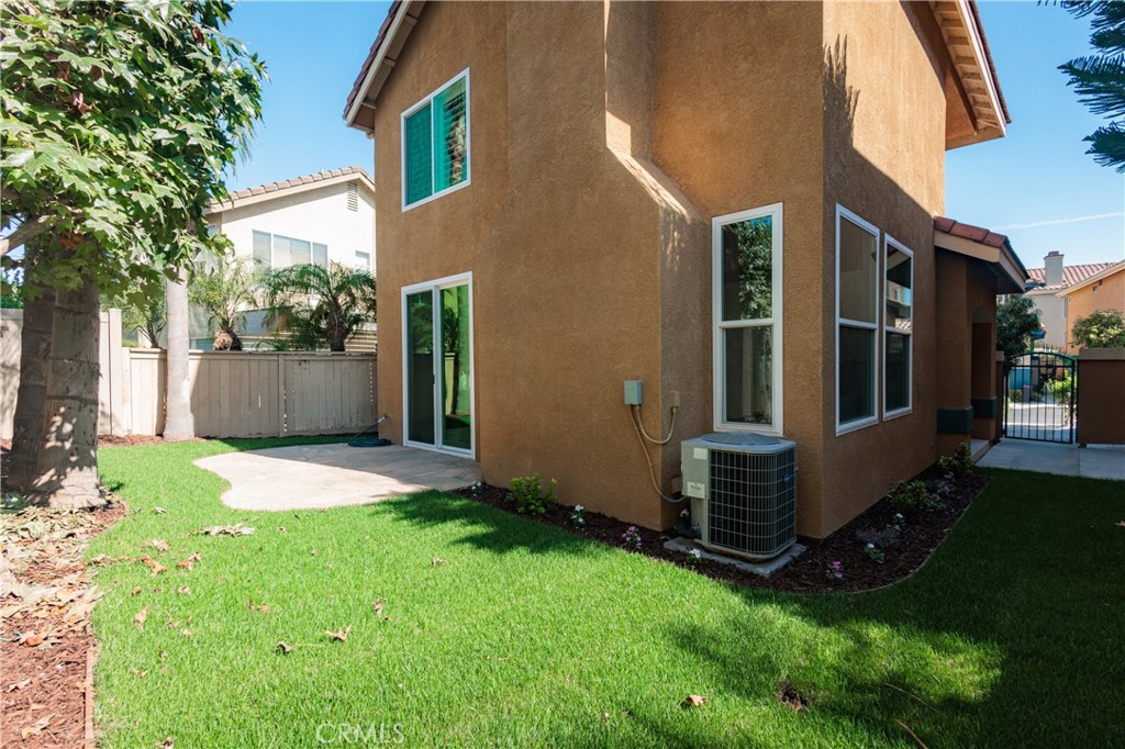 24438 Sunray Property Photo 7