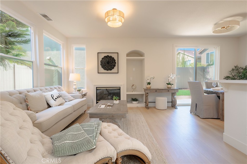 24438 Sunray Property Photo 9