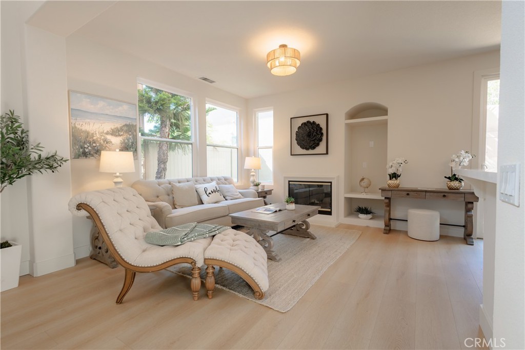 24438 Sunray Property Photo 10