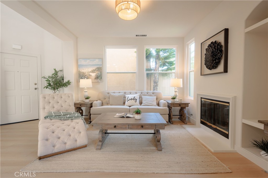 24438 Sunray Property Photo 11
