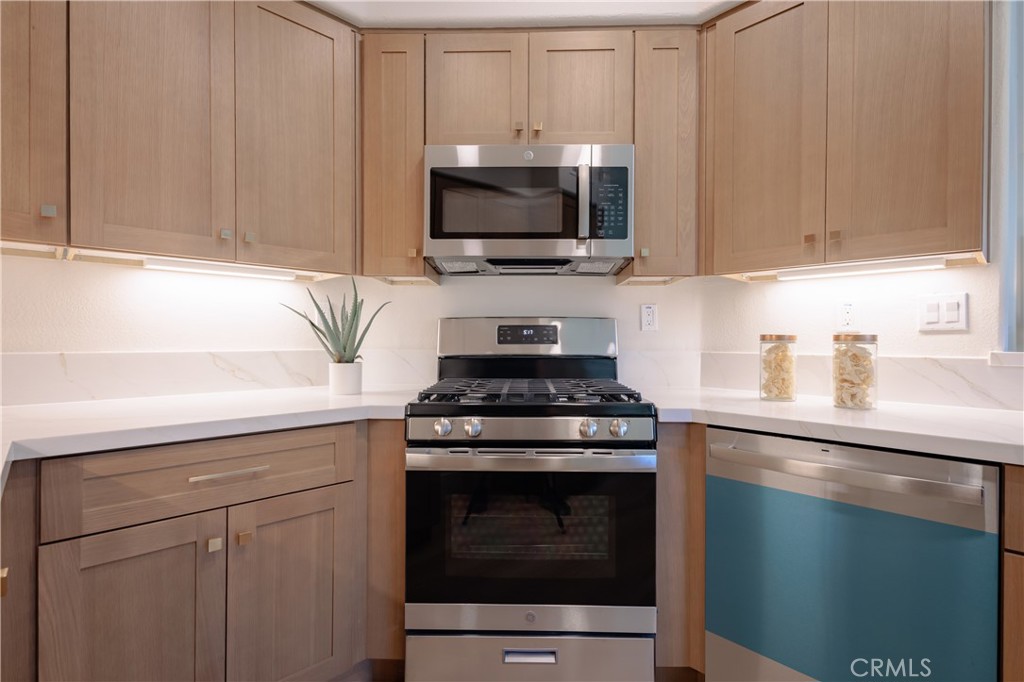 24438 Sunray Property Photo 13