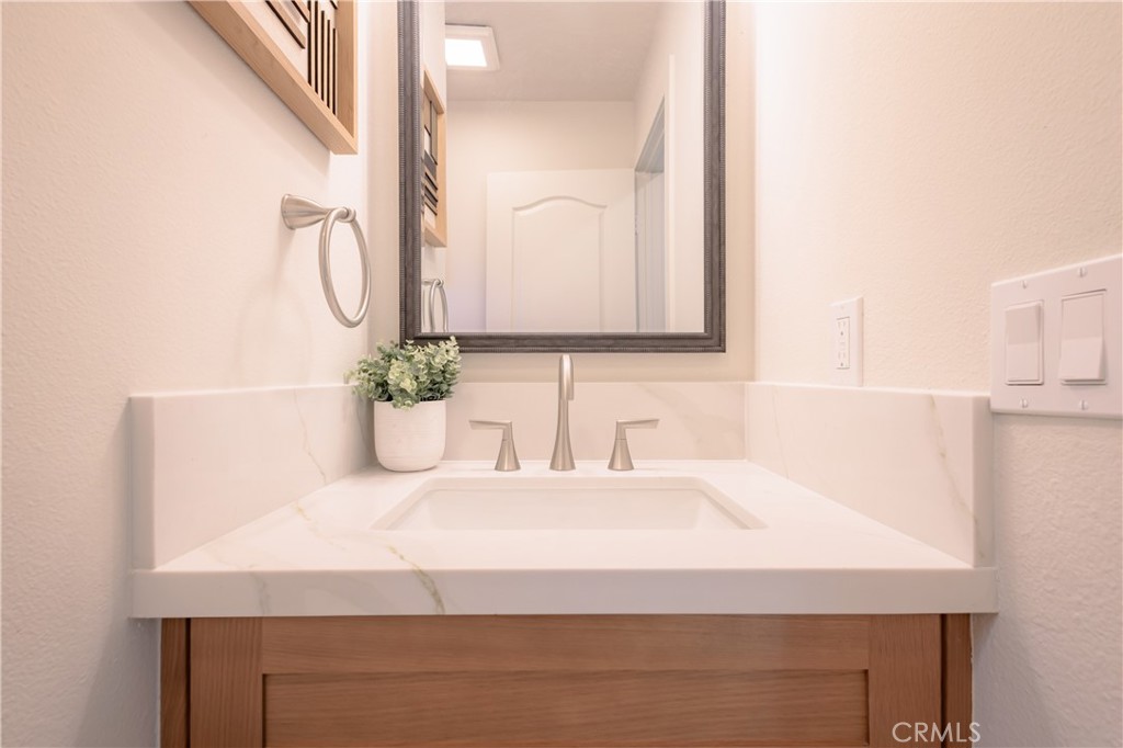 24438 Sunray Property Photo 17