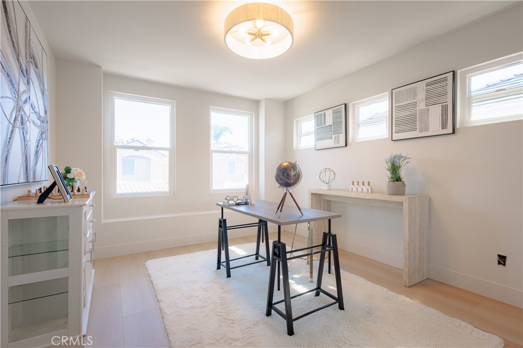 24438 Sunray Property Photo 18