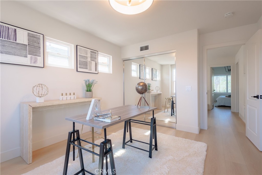 24438 Sunray Property Photo 19