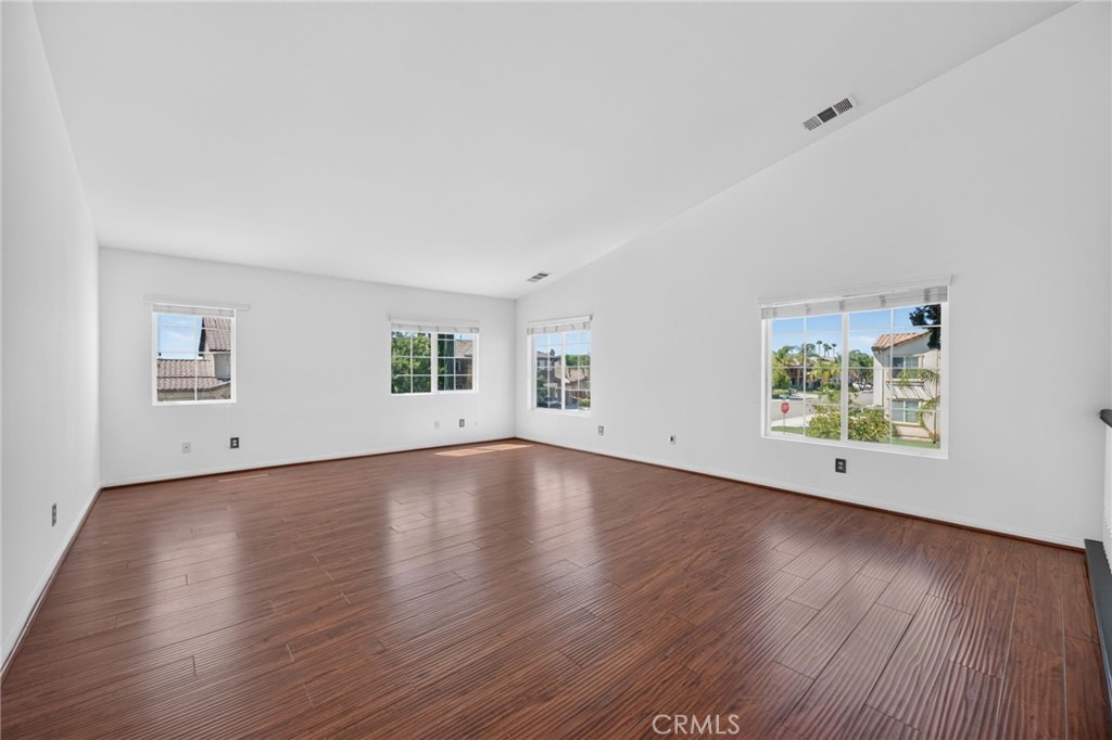 31254 Kestrel Property Photo 31