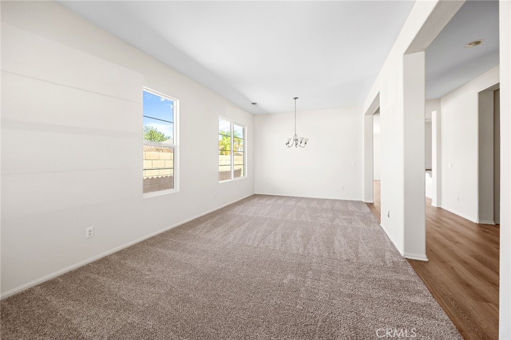1863 Orchard Park Court Property Photo 3