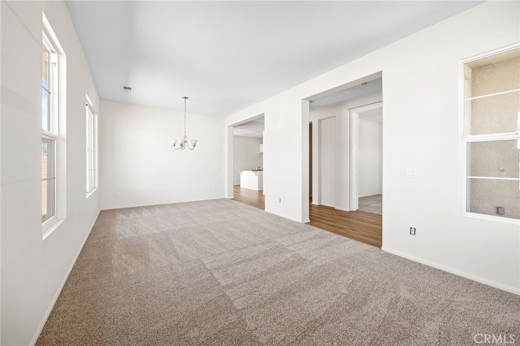 1863 Orchard Park Court Property Photo 4