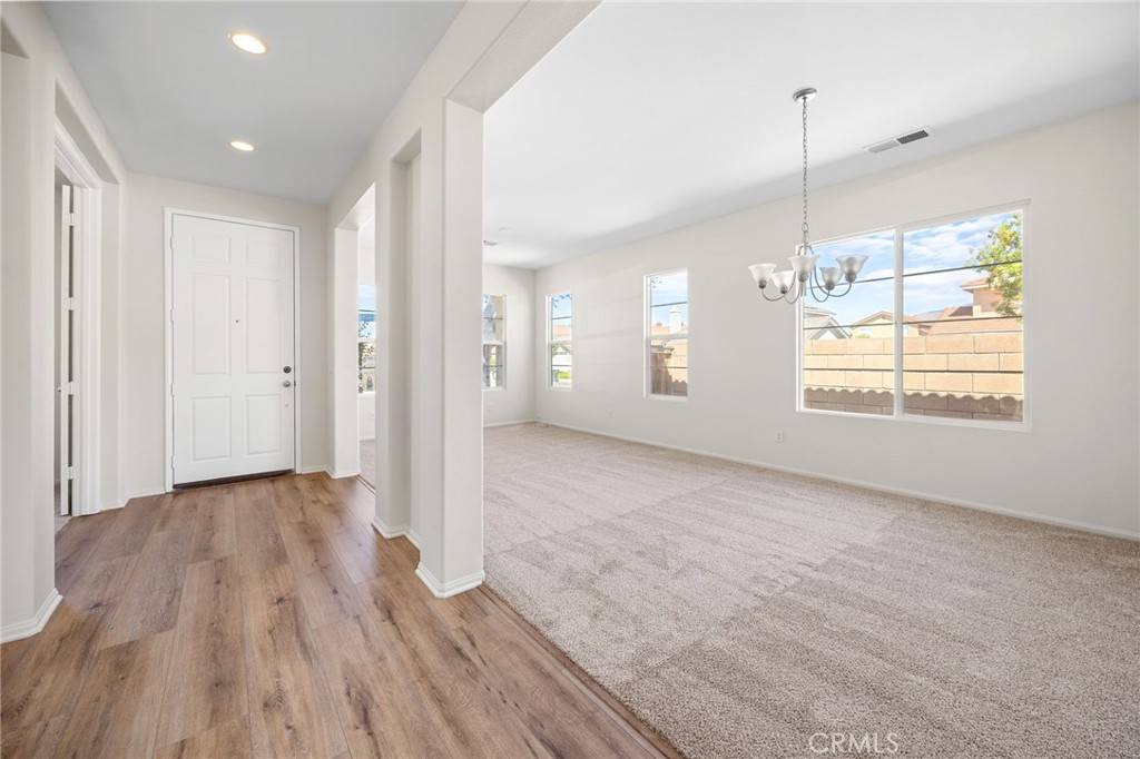 1863 Orchard Park Court Property Photo 6