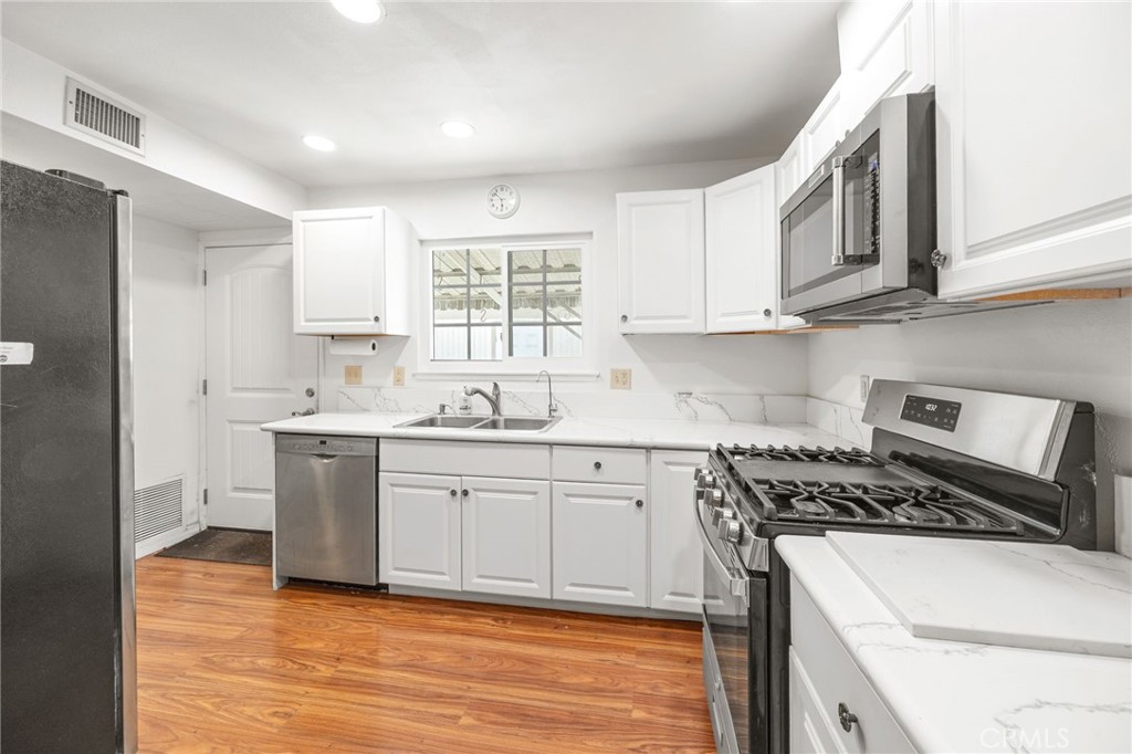 8174 Glengarry Green Property Photo 10