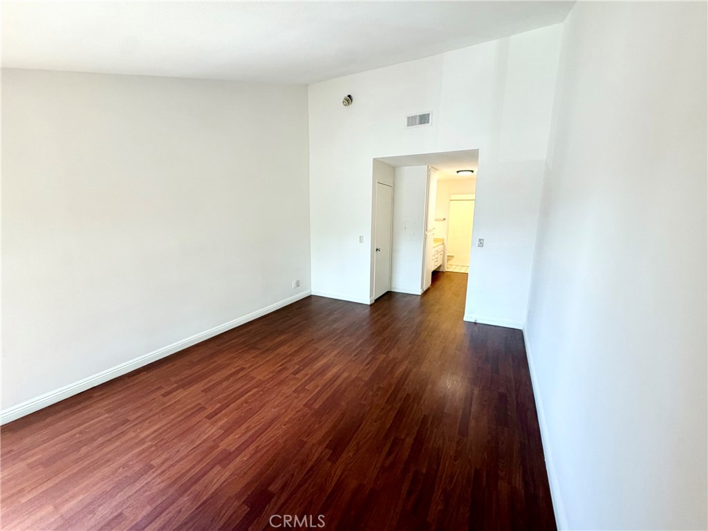 15155 Sherman Way 49 Property Photo 13