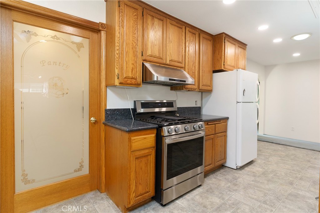 4926 Wilton Pl. Property Photo 9