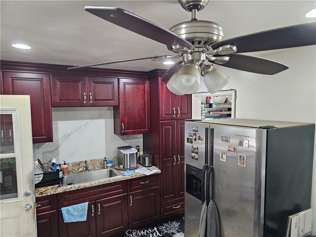 5746 Streamview Drive Property Photo 7