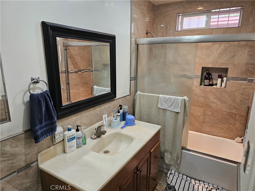 5746 Streamview Drive Property Photo 8