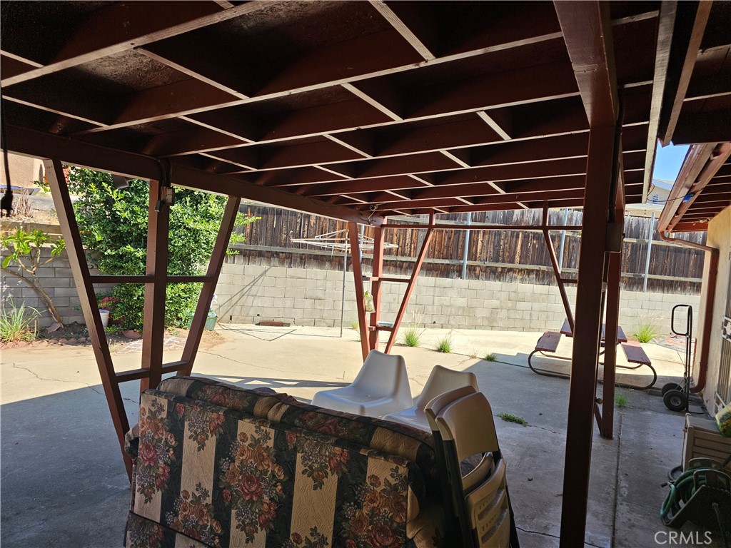 5746 Streamview Drive Property Photo 14