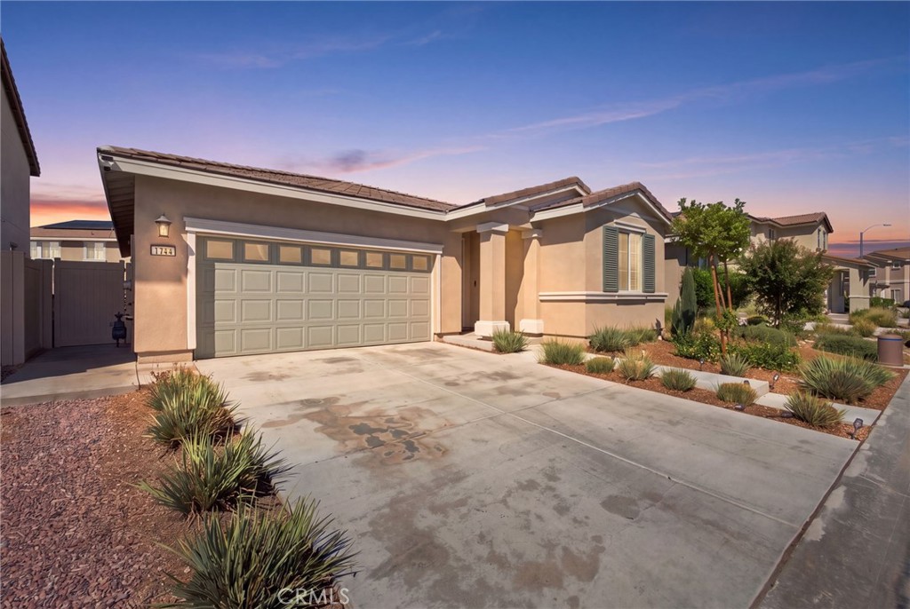 1744 Plume Property Photo 2