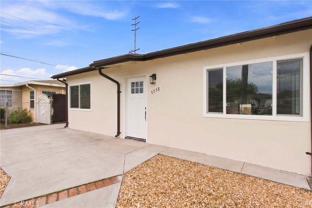 5538 N Aspan Property Photo 3