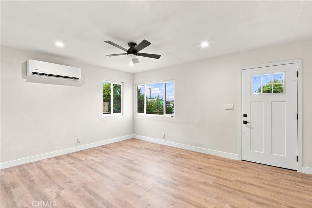 5538 N Aspan Property Photo 4