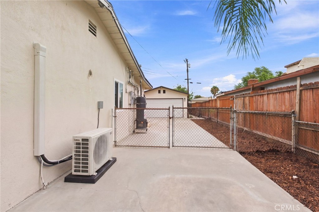 5538 N Aspan Property Photo 23