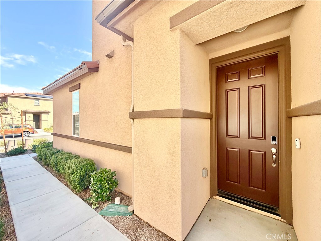 31799 Woodbank Way Property Photo 4
