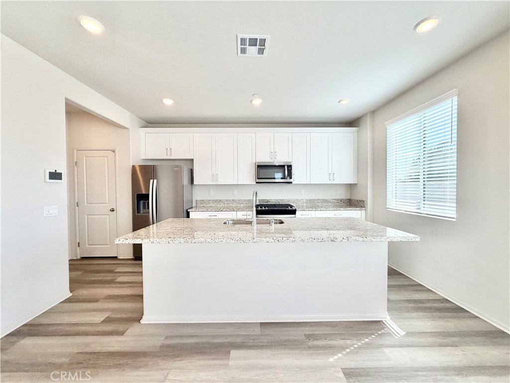 31799 Woodbank Way Property Photo 7