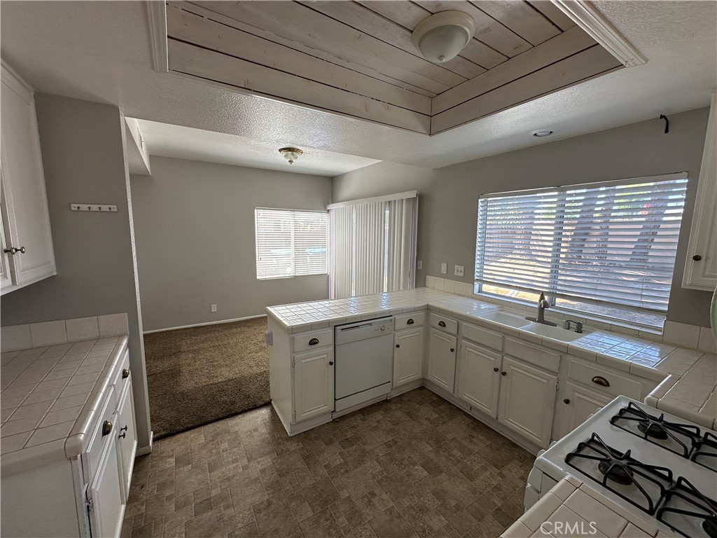 30071 Westlake Property Photo 8