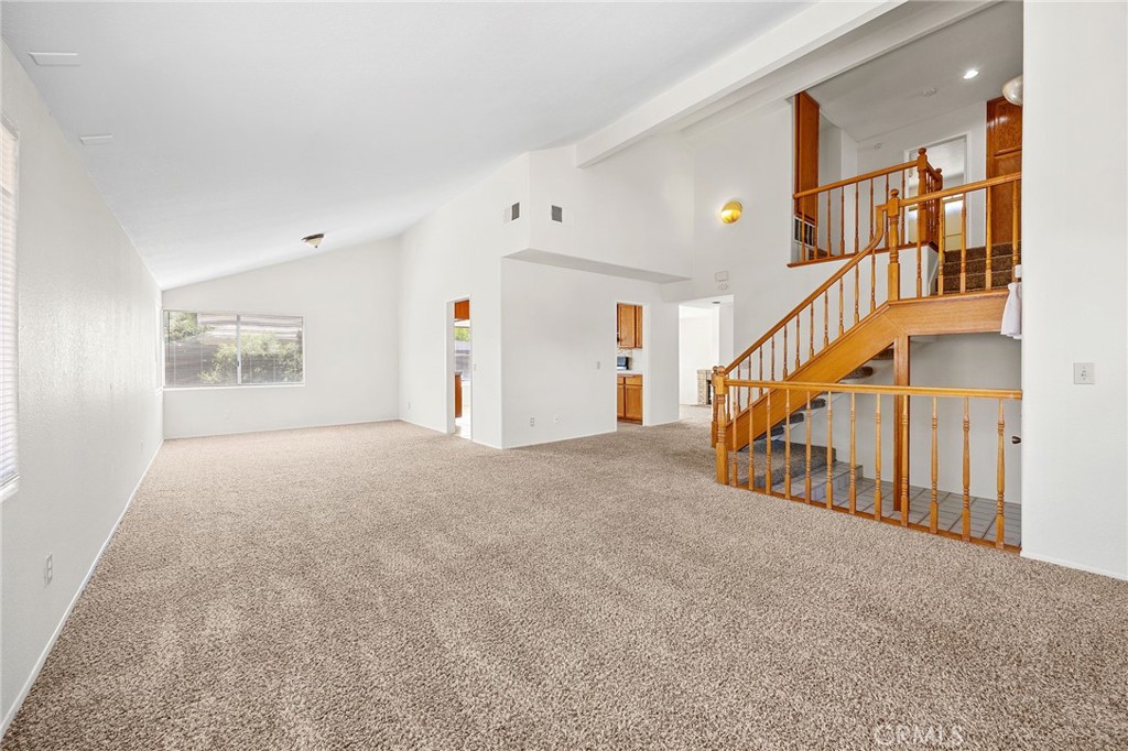 2561 Jeffery Property Photo 5