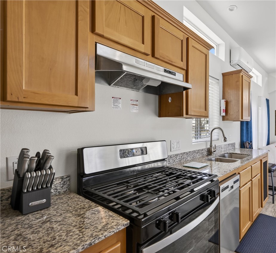 910 Deerwood Property Photo 4
