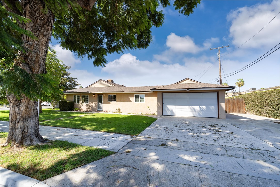 650 S Hazelwood Property Photo 4