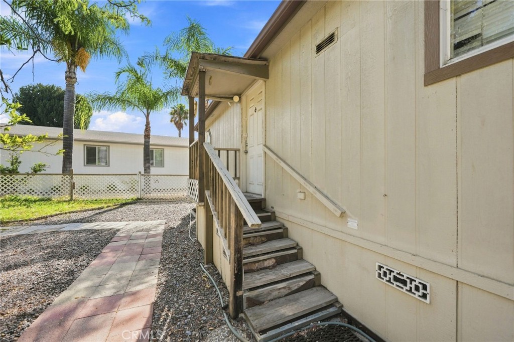 31130 S General Kearny Road 190 Property Photo 17