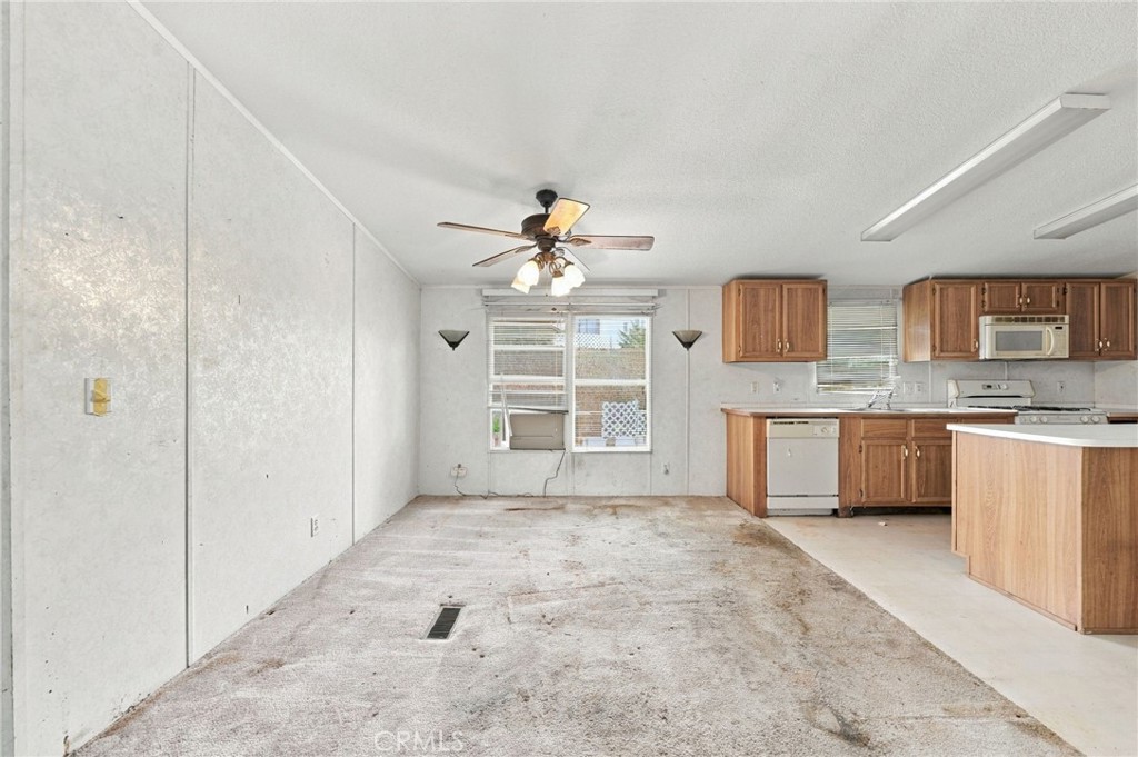 31130 S General Kearny Road 190 Property Photo 24