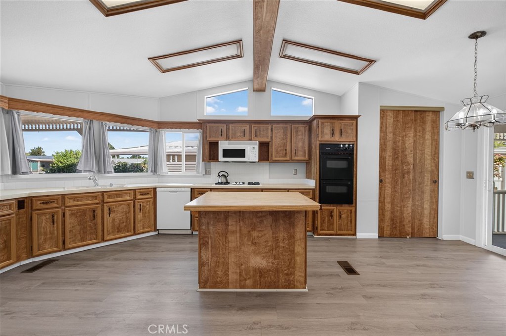 564 De Soto Drive Property Photo 15