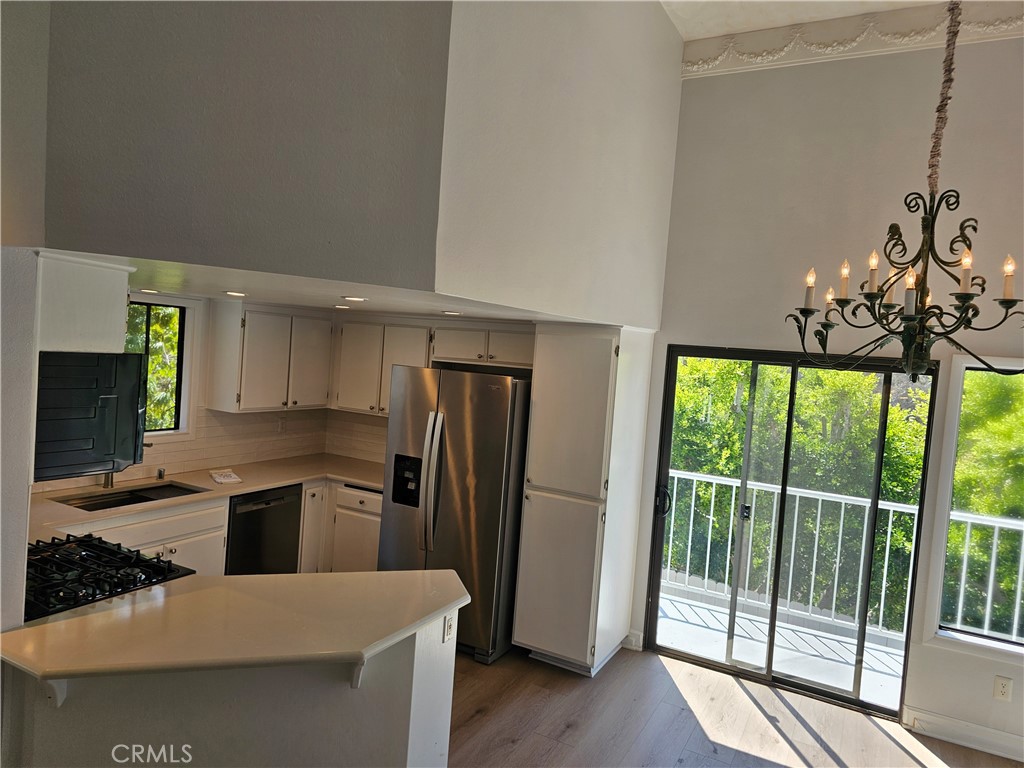 2825 Forest View Way Property Photo 8