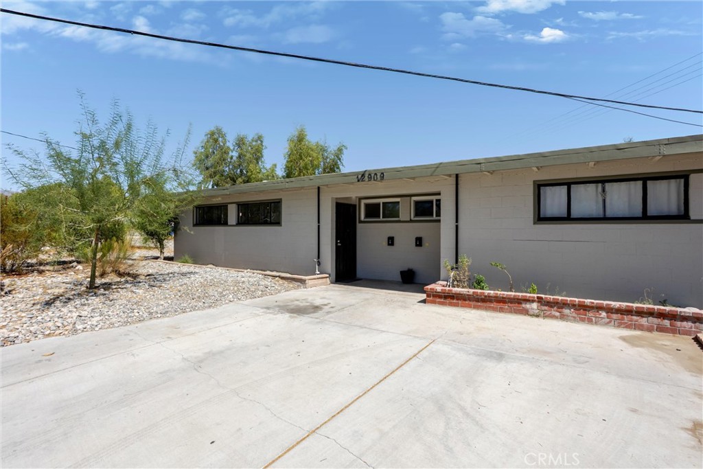 12909 Cactus Property Photo 2