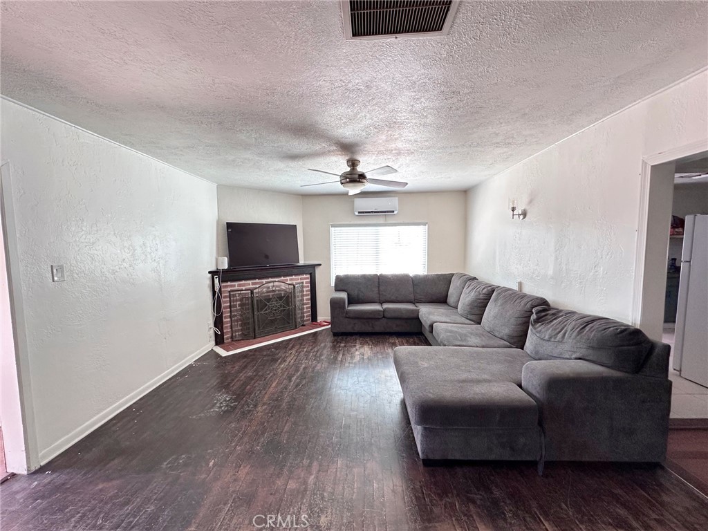 155 N 3rd Street 1 Property Photo 7