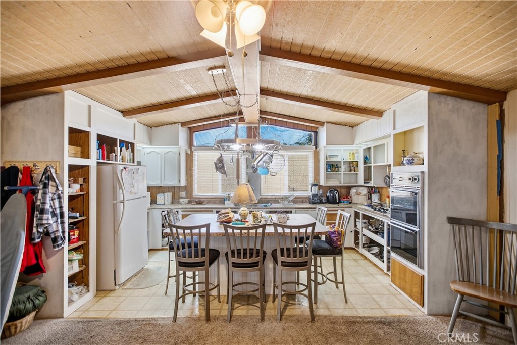 2860 Basswood Court Property Photo 6