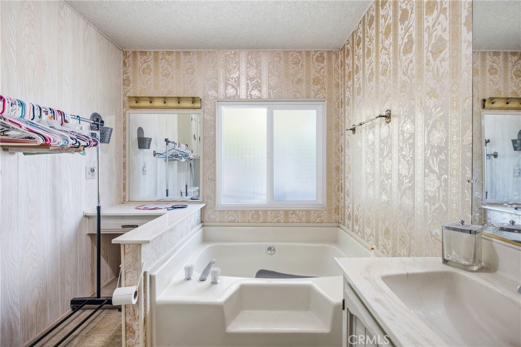 2860 Basswood Court Property Photo 8