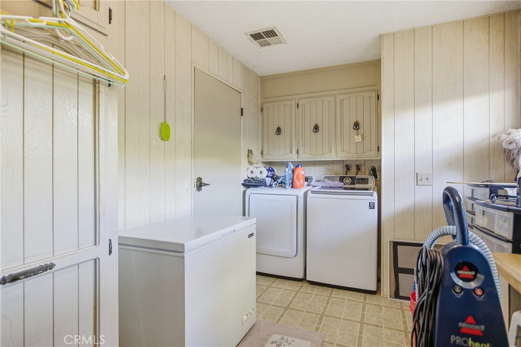 2860 Basswood Court Property Photo 10