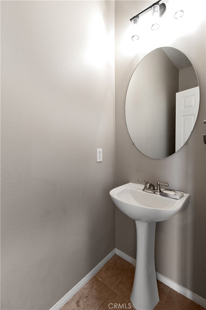 255 Roxanne Lane 128 Property Photo 8