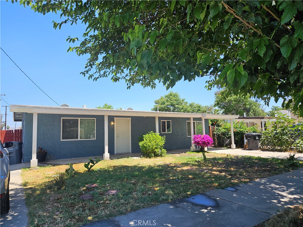 712 E Whittier Property Photo 1