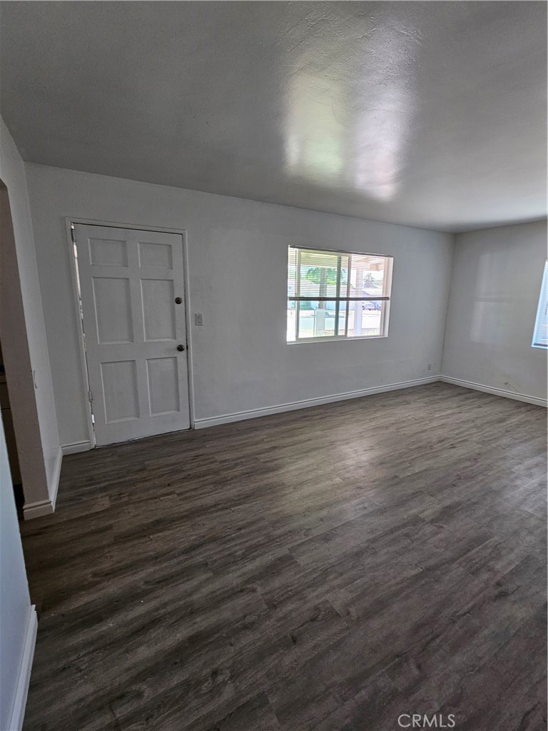 712 E Whittier Property Photo 3