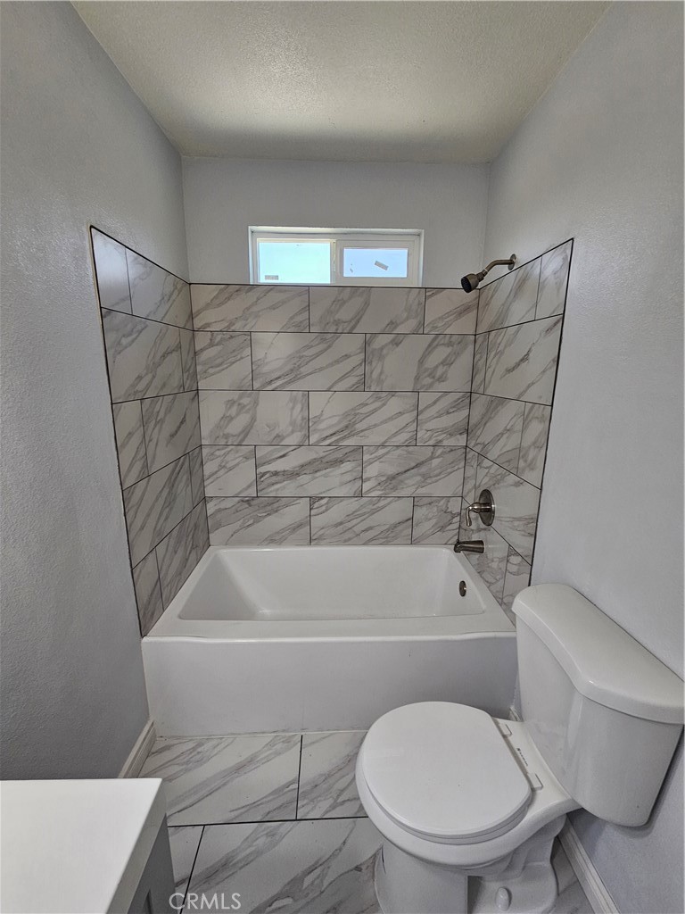 712 E Whittier Property Photo 14